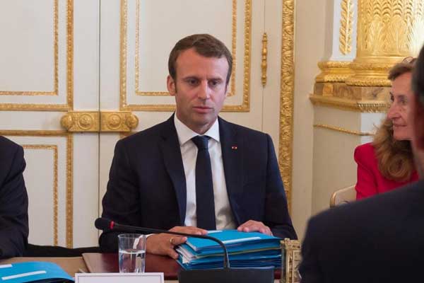 Macron: SDG ve Türkiye arasında arabulucu olabiliriz