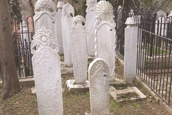 Beşiktaş’ta 19 şehit mezarı bulundu