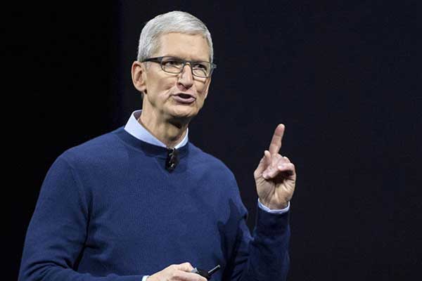 Tim Cook'tan Facebook eleştirisi