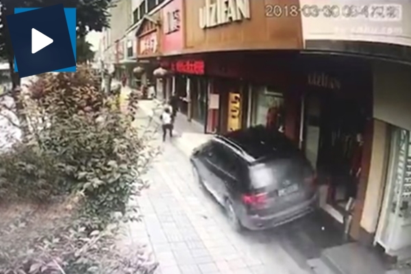 BMW sürücüsünden cinayet gibi kaza