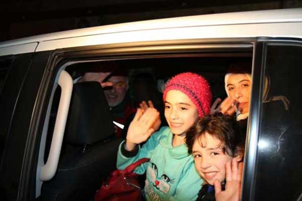 Kızılay'dan gece yarısı operasyonu: Nur ile Ela kardeşler Türkiye'de