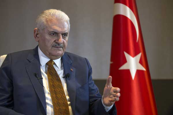 'Bizim tarihimizde sömürgecilik yok insanlık var'