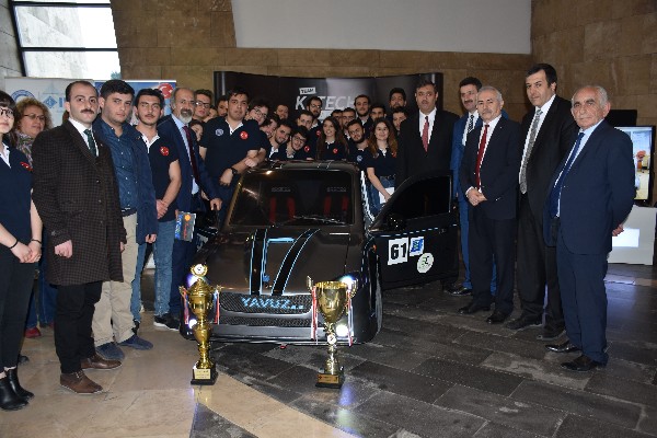 KTÜ öğrencileri hibrit araç geliştirdi