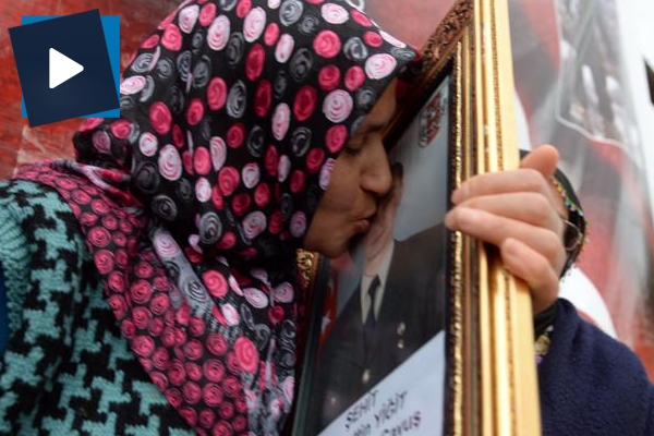 ‘Oğlumun cenazesinde dik durdum teröristleri sevindirmedim’