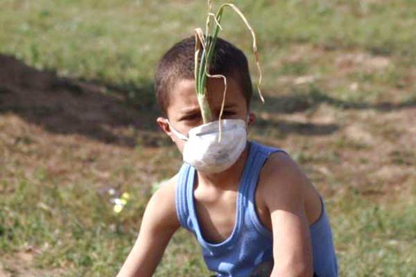 Direnişin yeni sembolü: Gazze'nin soğan maskeli çocuğu