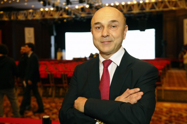 'Guinness Dünya Rekoru' denemesi için 329 parkinson hastası bir araya geldi