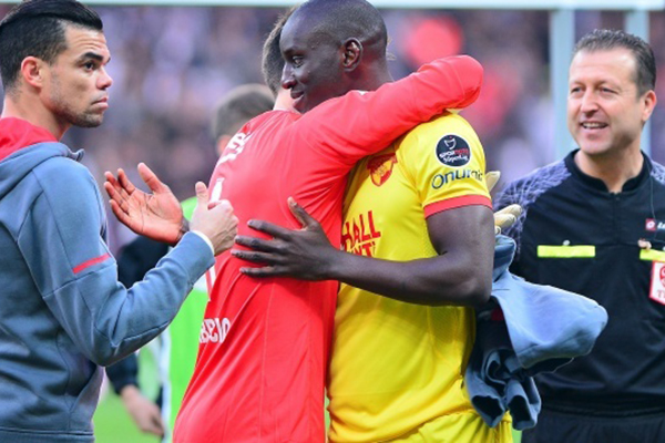 Vodafone Park’ta Demba Ba sesleri