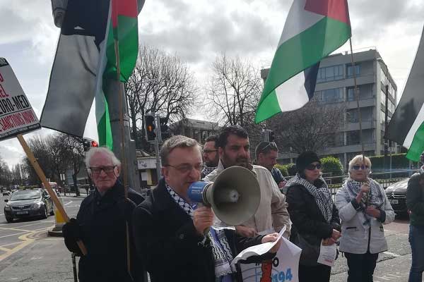 İsrail, İrlandalı siyasetçiye yasak koydu ama o Ramallah'taydı