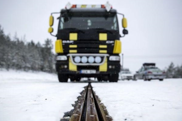 Dünyanın ilk elektrikli yolu açıldı