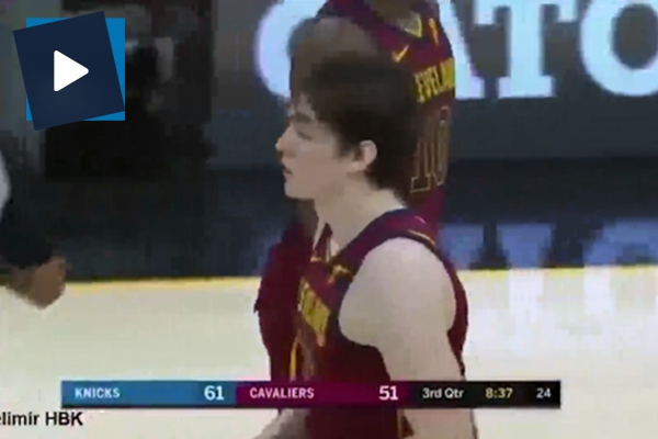 Gururumuz Cedi Osman, ABD'li spikere Türkçe öğretiyor