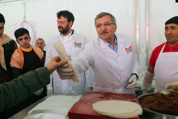 Zeytinburnu Geleneksel 5'inci Radyo Festivali, Çiğ Köfte ikramıyla başladı