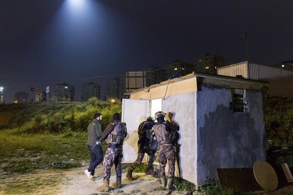 İstanbul'da helikopter destekli uyuşturucu operasyonu