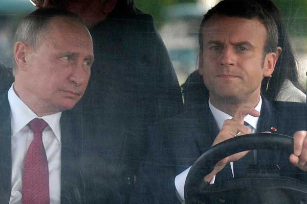 Macron: Ben Putin'le eşitim