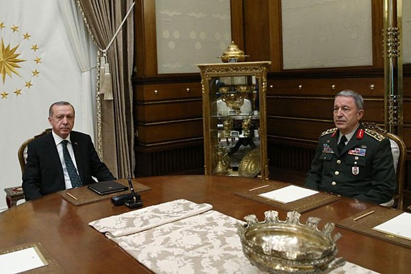 Cumhurbaşkanı Erdoğan, Orgeneral Akar'la görüştü