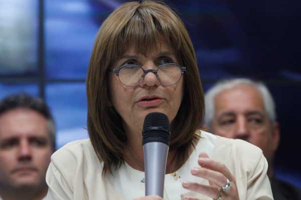 Arjantinli Bakan Hollanda’ya “Uyuşturucu devleti” dedi