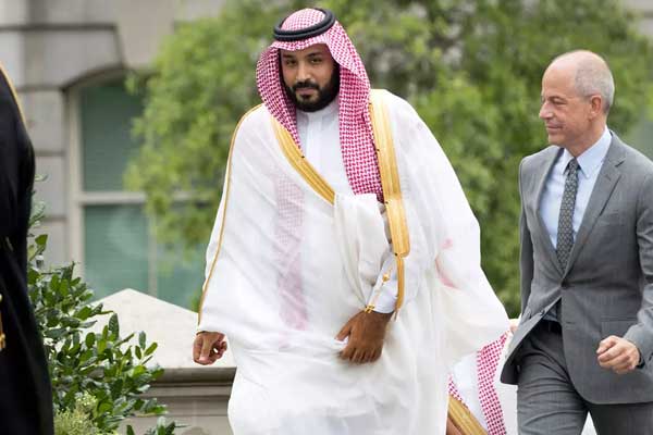 Muhammed bin Selman: Filistinliler çenelerini kapatsın