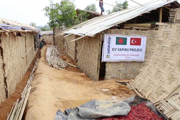 Arakanlı mültecilere 'Sadakataşı' köyü
