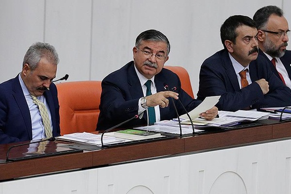 Bakan İsmet Yılmaz'dan 'öğretmen alımı' açıklaması