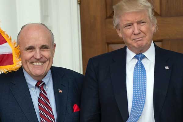 Porno yıldızı Stormy Daniels'a ödenen para Trump'tan