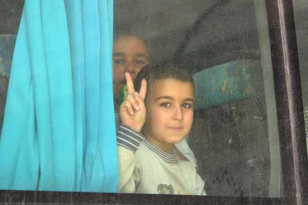 Yermük Kampı'ndan çıkan ilk tahliye konvoyu El Bab'a vardı