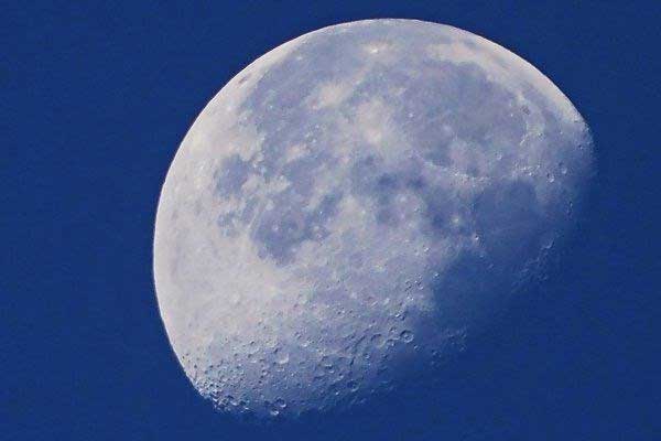 Rus kozmonot uzayda! Ay'ın batışını yayınladı