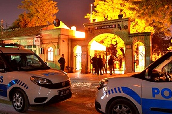 Mezarlıkta ağlayan kız bulundu