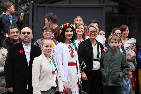 Ankara'daki Ukraynalılar Vışıvanka giyerek yürüdü