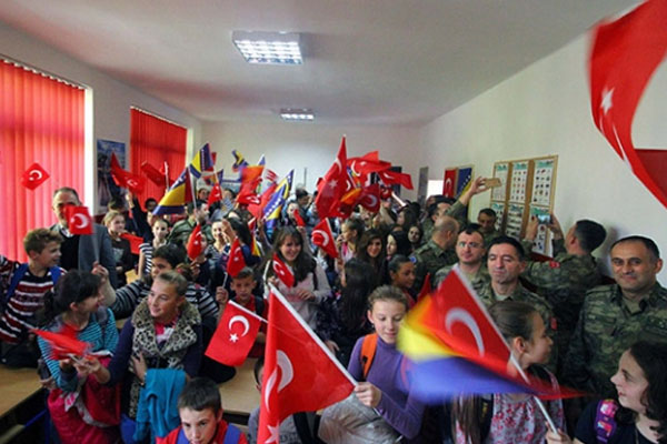 Bosna Hersek'te Türkçe için zil çalacak