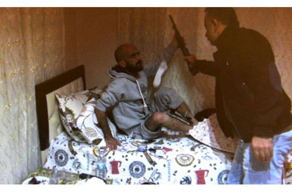 Kalaşnikofla yakalandı: Anamdan çok seviyorum