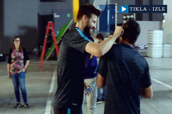 Pique, Arda'nın kulağını çekti