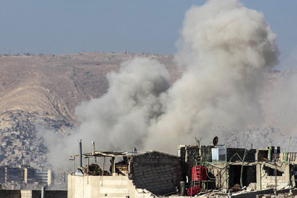 Suriye jetleri Türkmenleri vuruyor
