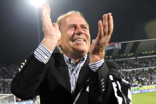 Mustafa Denizli Trabzonspor'a geliyor