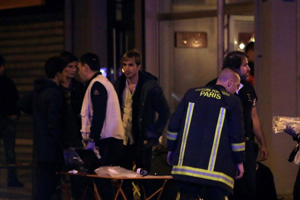 Paris'te 118 rehine öldürüldü