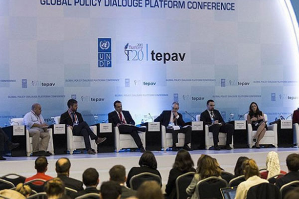 'Herkes elini taşın altına koymalı'