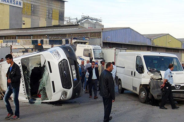 Mersin'de feci kaza:23 yaralı