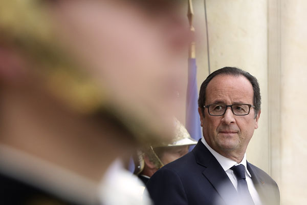 Fransa'da OHAL 3 ay sürecek