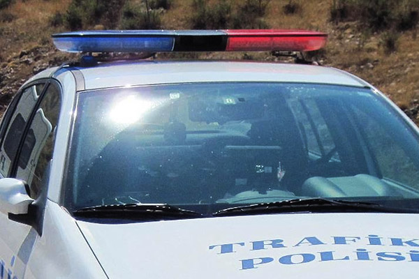 Polis araçlarına akıllı tepe lambası