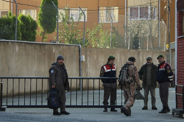 Günler sonra helikopterle kurtarıldılar