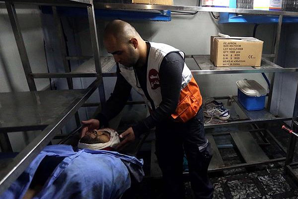 İsrail, mülteci kampında 2 Filistinliyi öldürdü