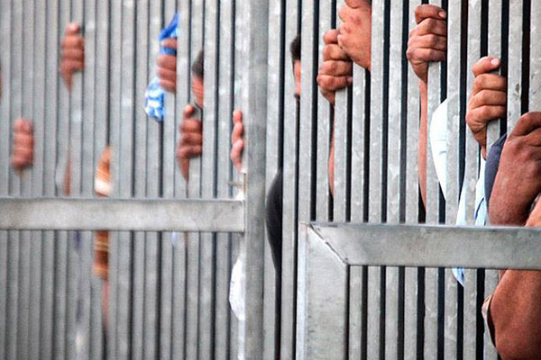 Mısır'da darbe karşıtlarına hapis cezası