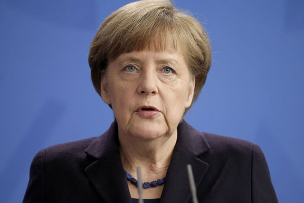 Merkel, Almanya-Hollanda maçını izleyecek