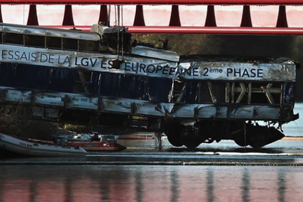 Fransa'daki tren kazasında ölümler artabilir