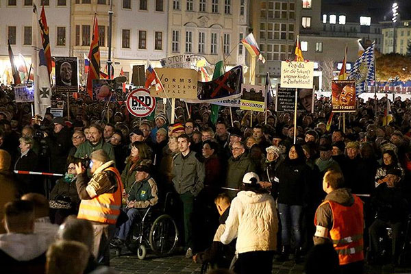 Almanya'da İslam karşıtı gösteri düzenlendi