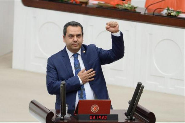 CHP’li vekil böyle yemin etti