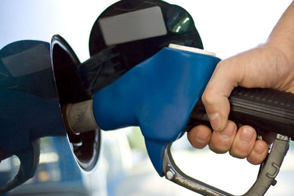 Benzin fiyatında indirim