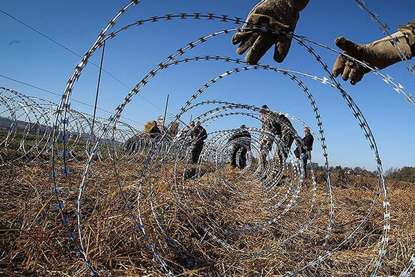 'Sığınmacılar tehlikeli yollara itiliyor'