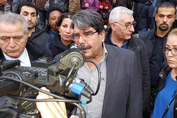 Salih Müslim Paris'te 'terör' anmasında görüntülendi