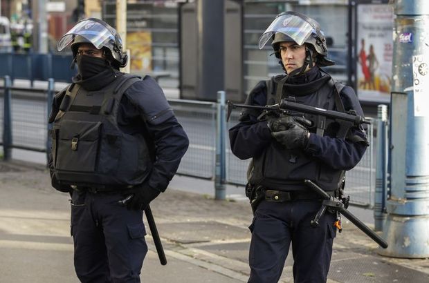 Fransa'da operasyon sürüyor