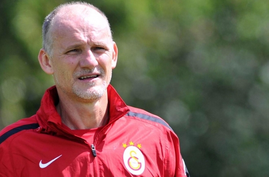 G.Saray'a geçici hoca