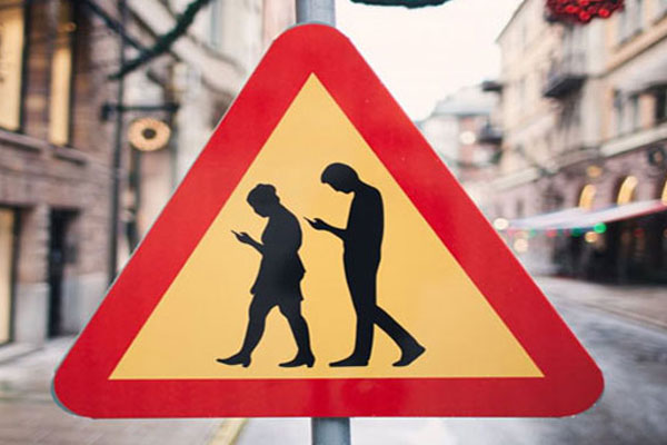 İsveç'ten telefon bağımlıları için ilginç bir proje